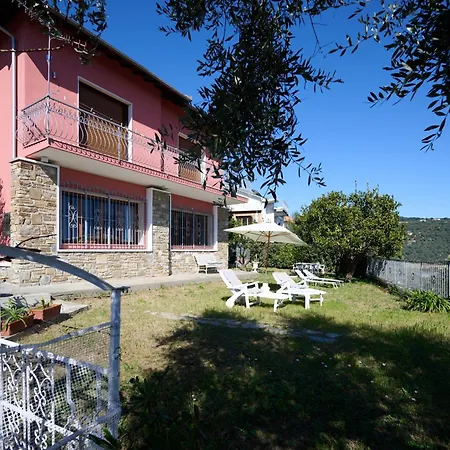 Camilla Giardino Diano Castello