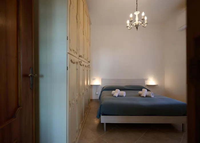 Camilla Giardino Diano Castello